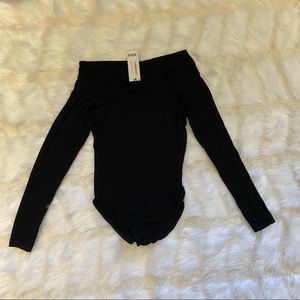 Boohoo Off the Shoulder Bodysuit. Black.